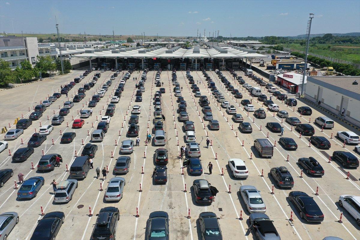 Gurbetçiler memleket yolunda: Geçen yıla oranla gelenlerin sayısı 3 kat arttı