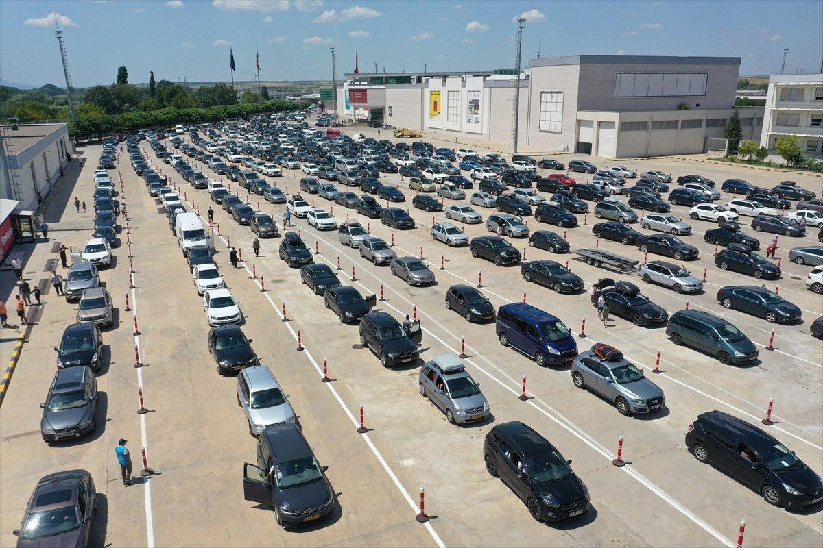 Gurbetçiler memleket yolunda: Geçen yıla oranla gelenlerin sayısı 3 kat arttı