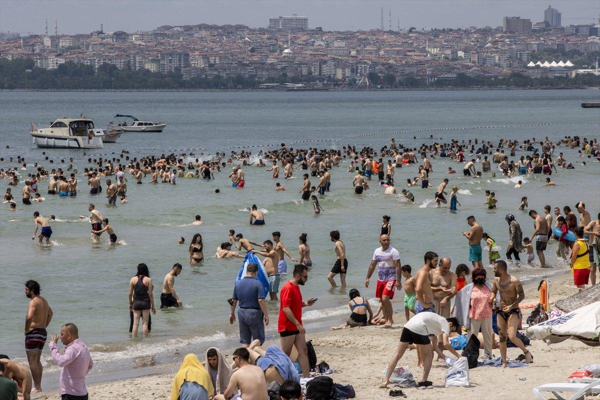 İstanbul'da bayramın ikinci günü Güneş Plajı doldu