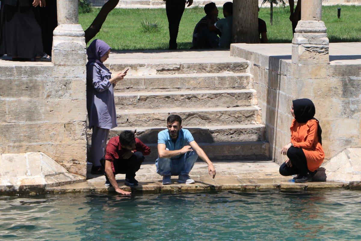 Balıklıgöl yerli ve yabancı turistlerin akınına uğradı