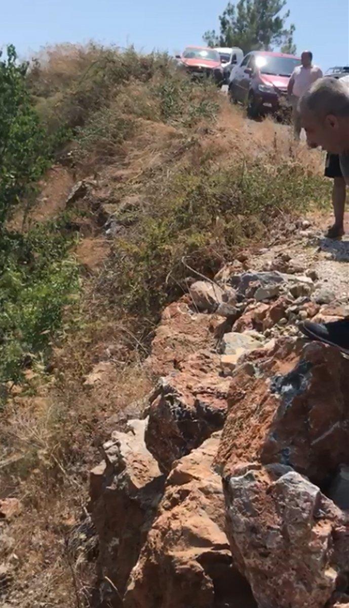 Antalya'da safari aracı şarampole yuvarlandı