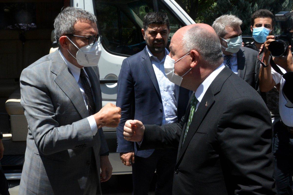 Mahir Ünal: Fransa ve Almanya'dan bakınca Türkiye süper güç