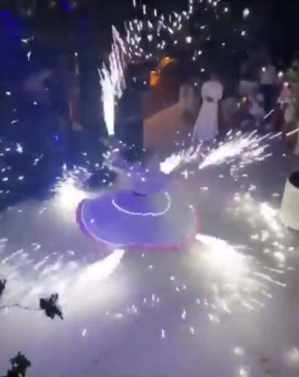 Düğündeki semazen, parti volkanıyla gösteri yaptı