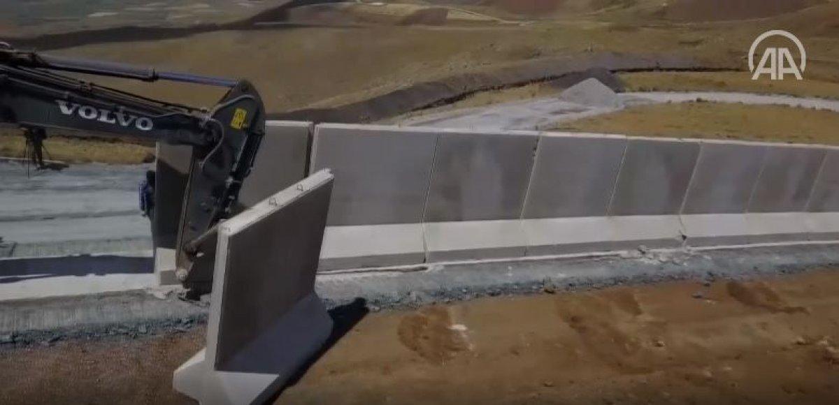 Van-İran sınırına beton duvar