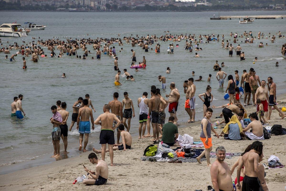 İstanbul'da bayramın ikinci günü Güneş Plajı doldu