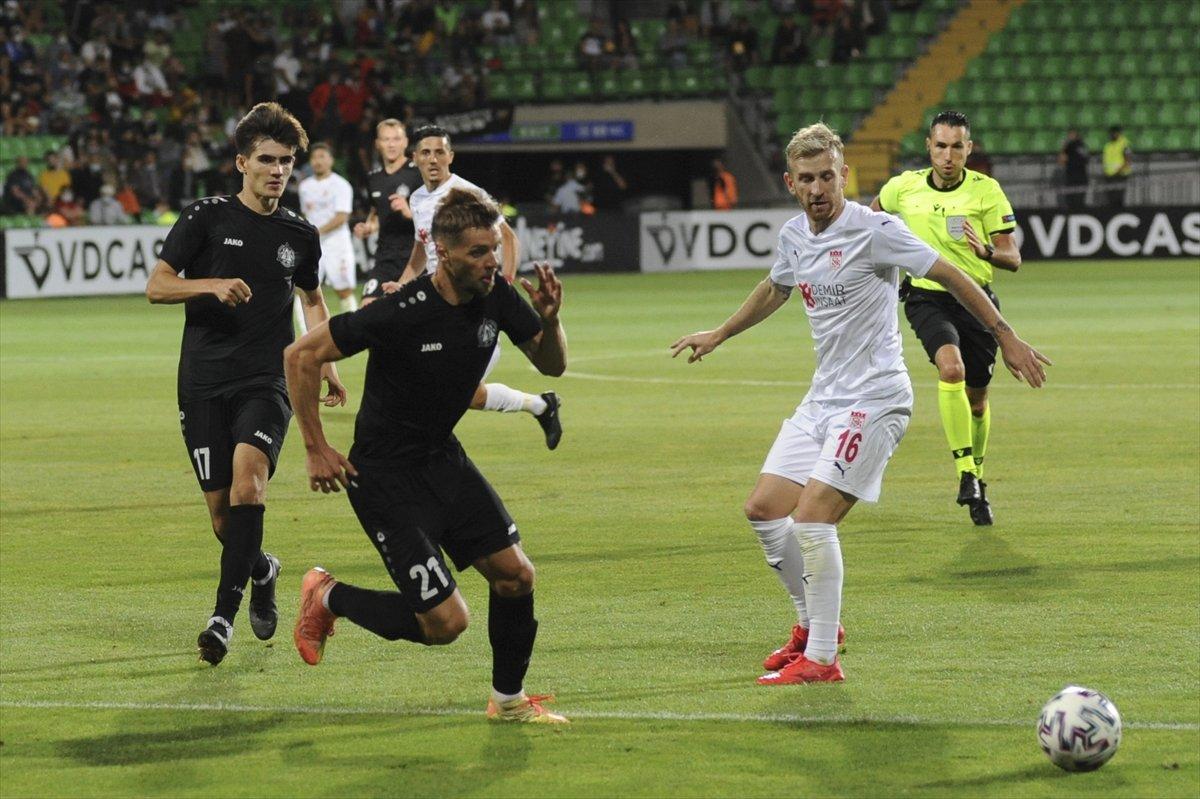 Sivasspor tur kapısını araladı