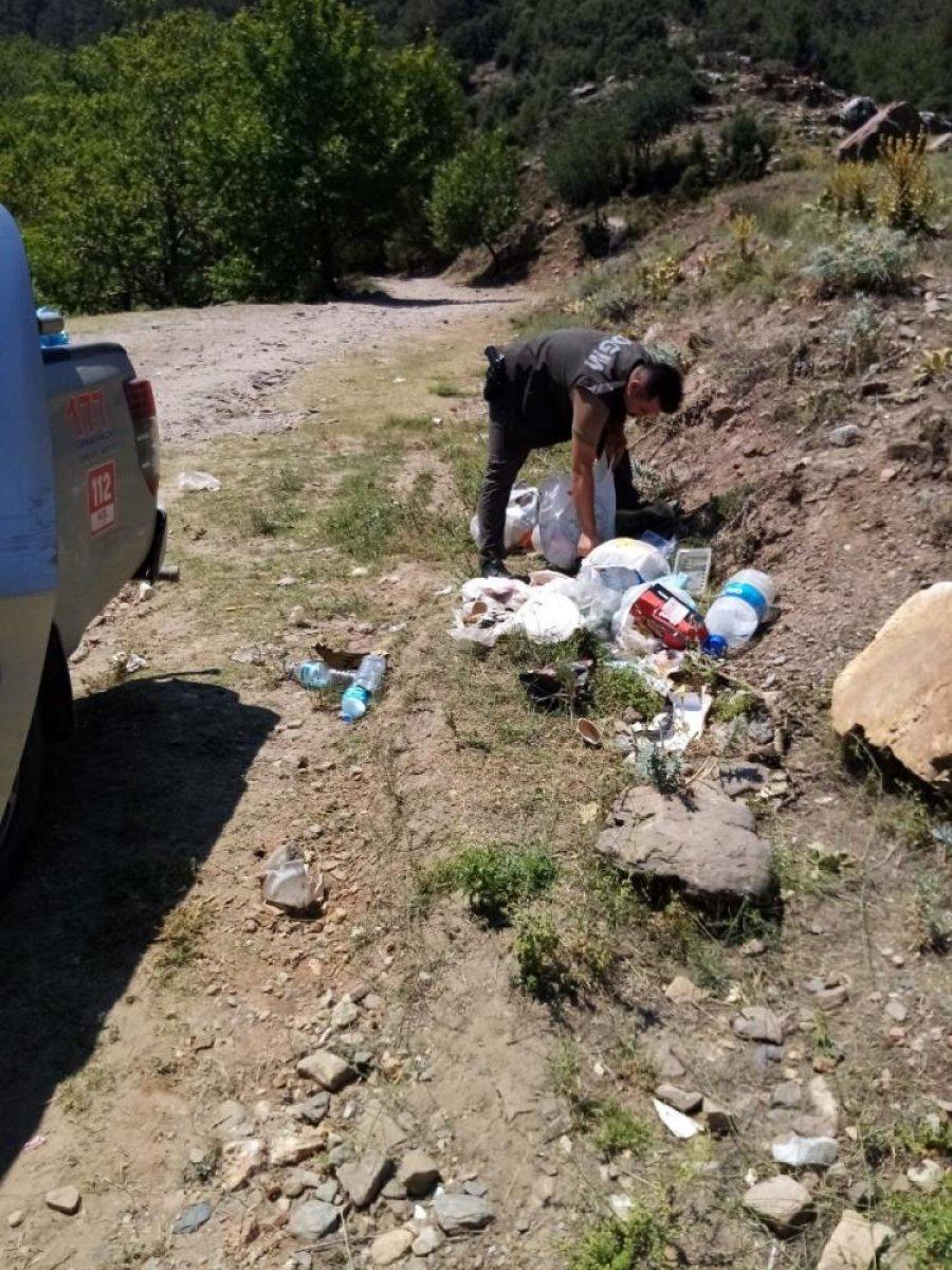 Denizli'de piknikçiler ormanlık alanlara çöplerini bıraktı