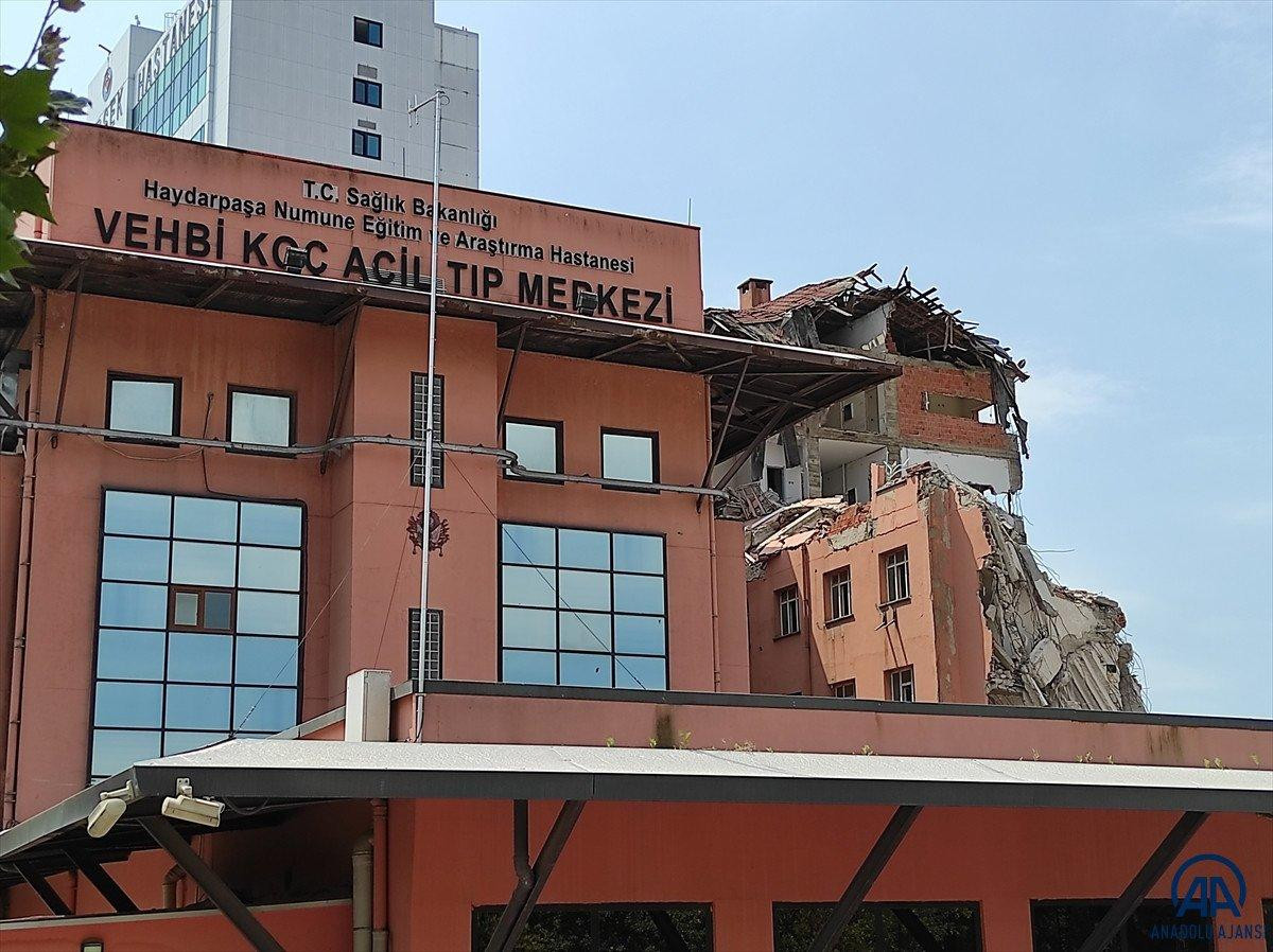Haydarpaşa Numune Hastanesi'ndeki binanın yıkımına başlandı