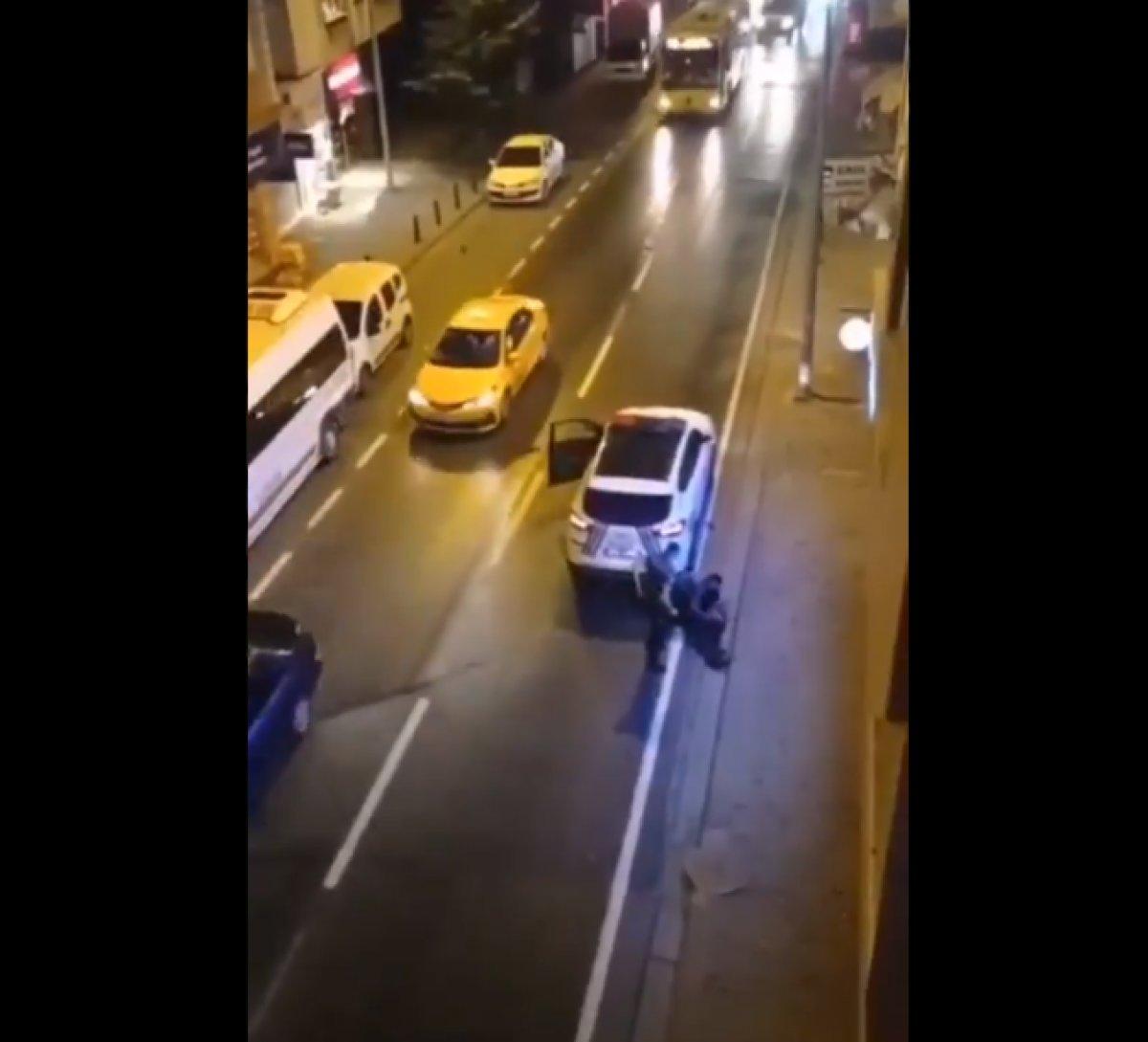 Ümraniye'de annesini bıçakladı, polise saldırdı