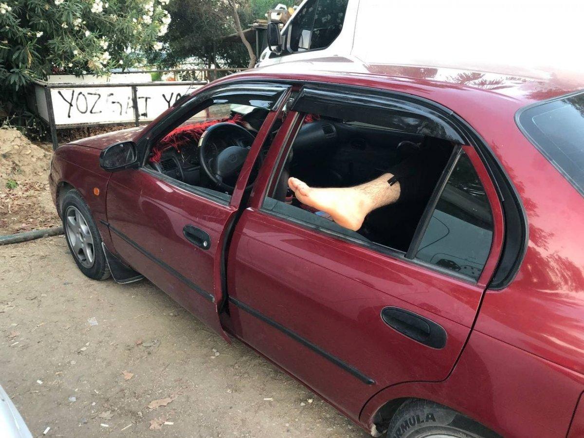 Antalya'da otellerde yer kalmayınca tatilciler dışarıda yattı