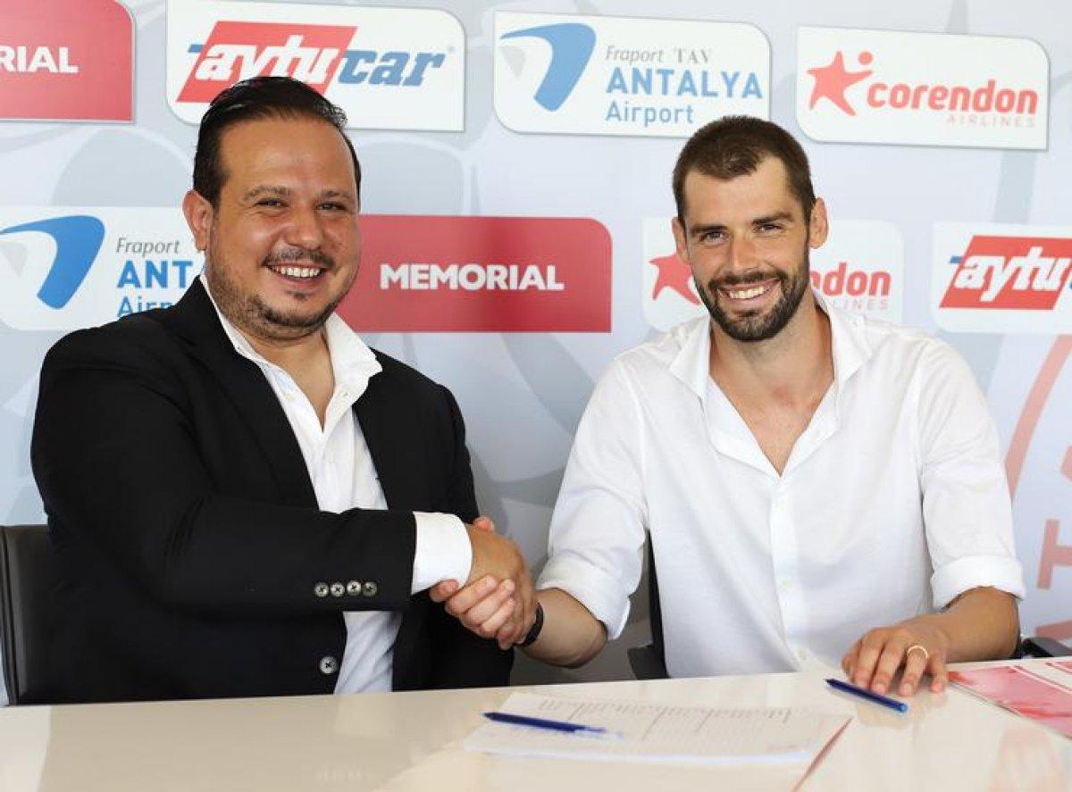 Andrea Poli, resmen Antalyaspor'da