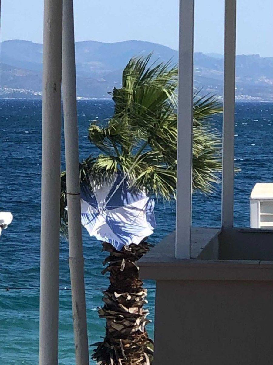 Balıkesir’de hortum sahili birbirine kattı