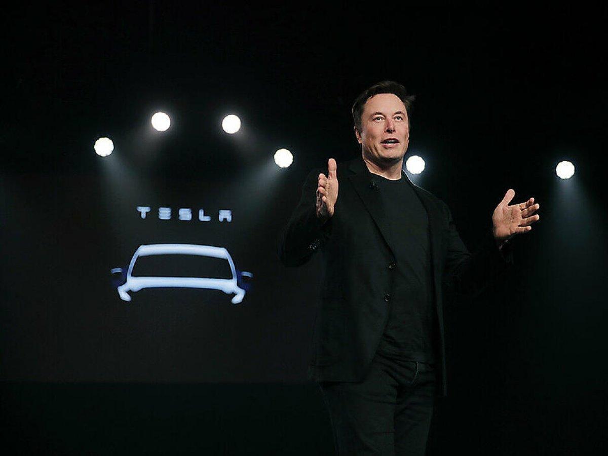 Tesla aracında fare izleri ortaya çıktı