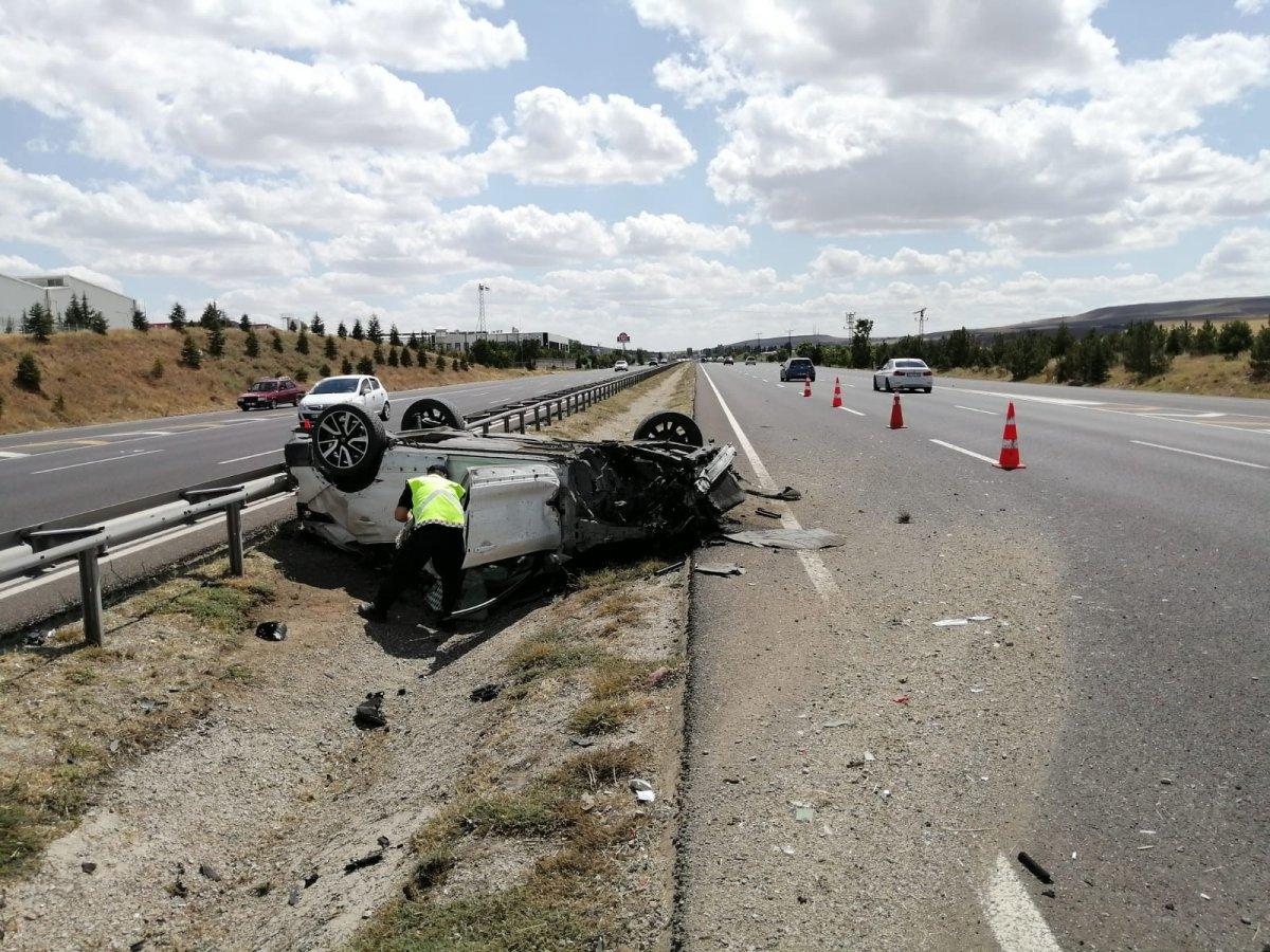 Ankara'da otomobil takla attı: 6 yaralı