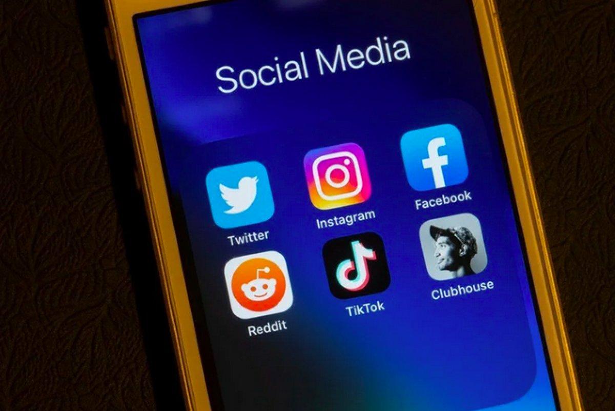 Clubhouse, girişte davetiye şartını kaldırdı