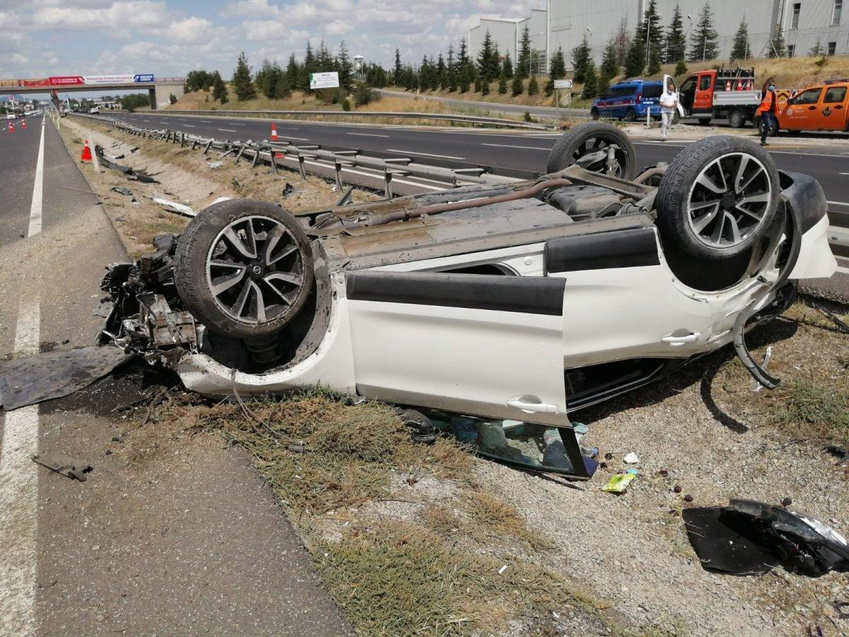 Ankara'da otomobil takla attı: 6 yaralı