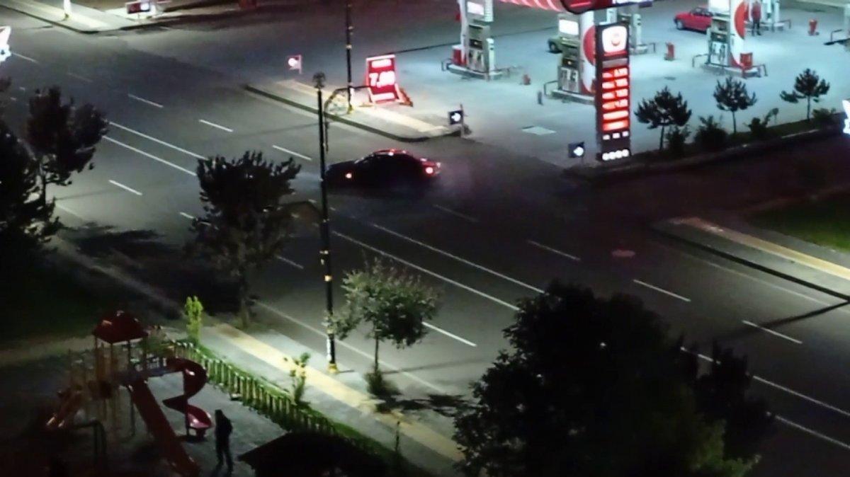 Sivas'ta drift yapan sürücü