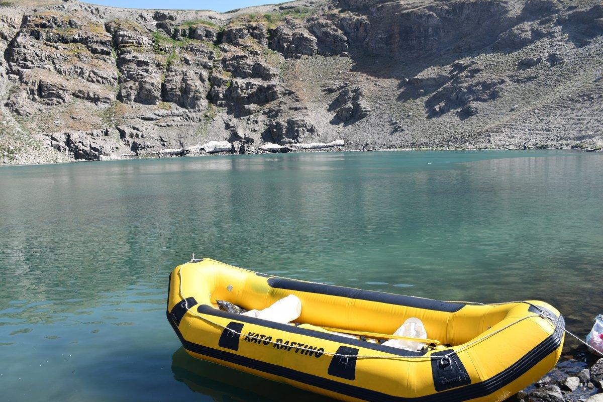 Şırnak'taki doğal göl, doğaseverlerin akınına uğradı