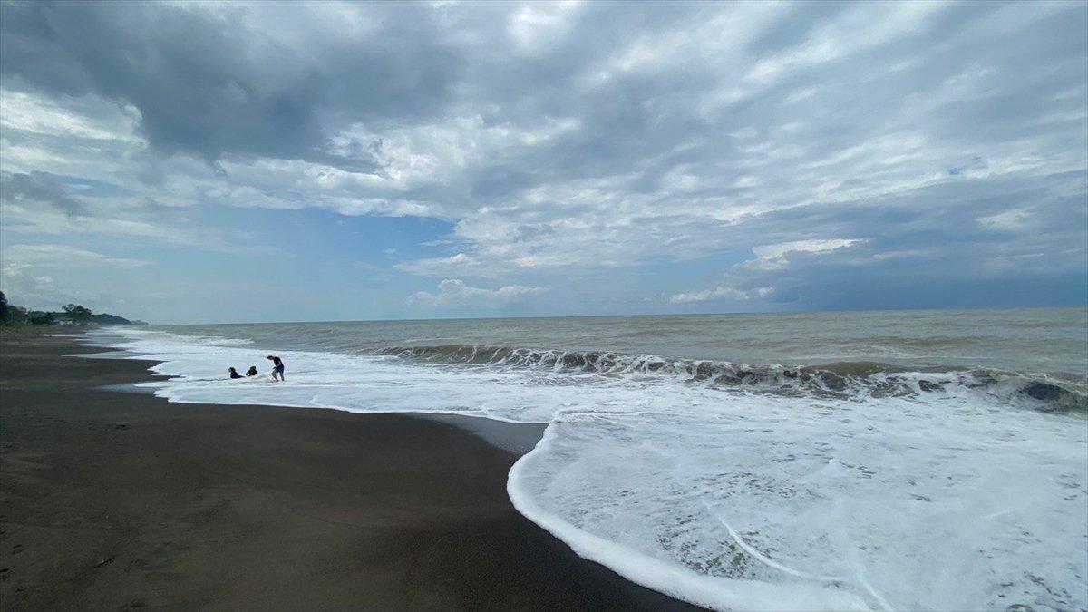 Bartın ve Düzce'de denize girişlere izin verilmiyor