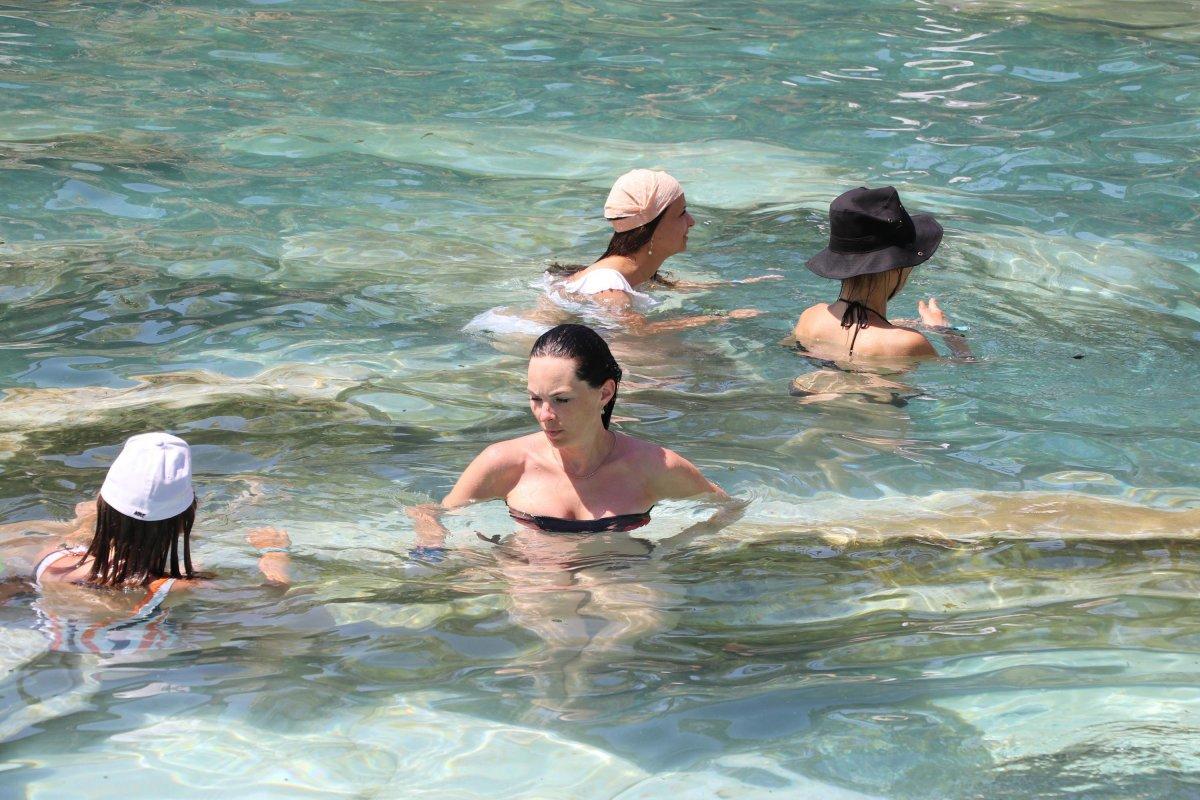 Denizli'de Antik Kleopatra Havuzu ziyaretçi akınına uğruyor