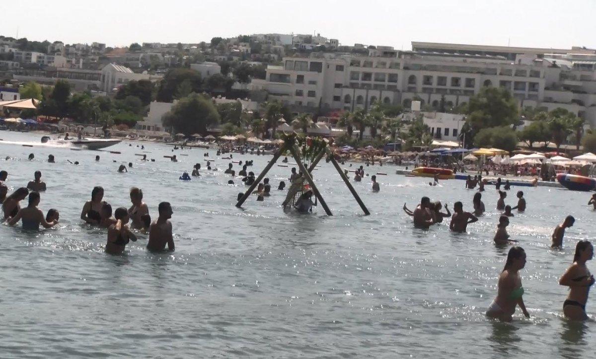 Bodrum’dan 1 günde 70 bin araç çıkış yaptı