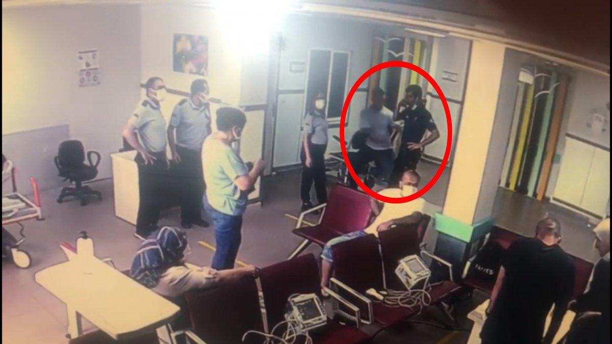 İzmir'de yardım istediği polisin tabancasını alıp kaçmaya çalıştı