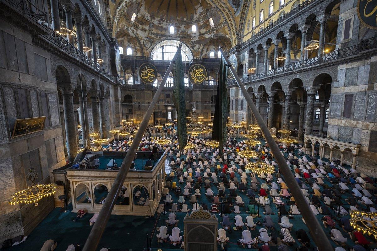 Ayasofya Camii, ziyaretçilerin akınına uğradı