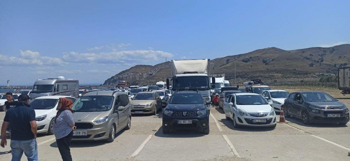 Antalya-Muğla karayolunda 15 kilometre araç kuyruğu