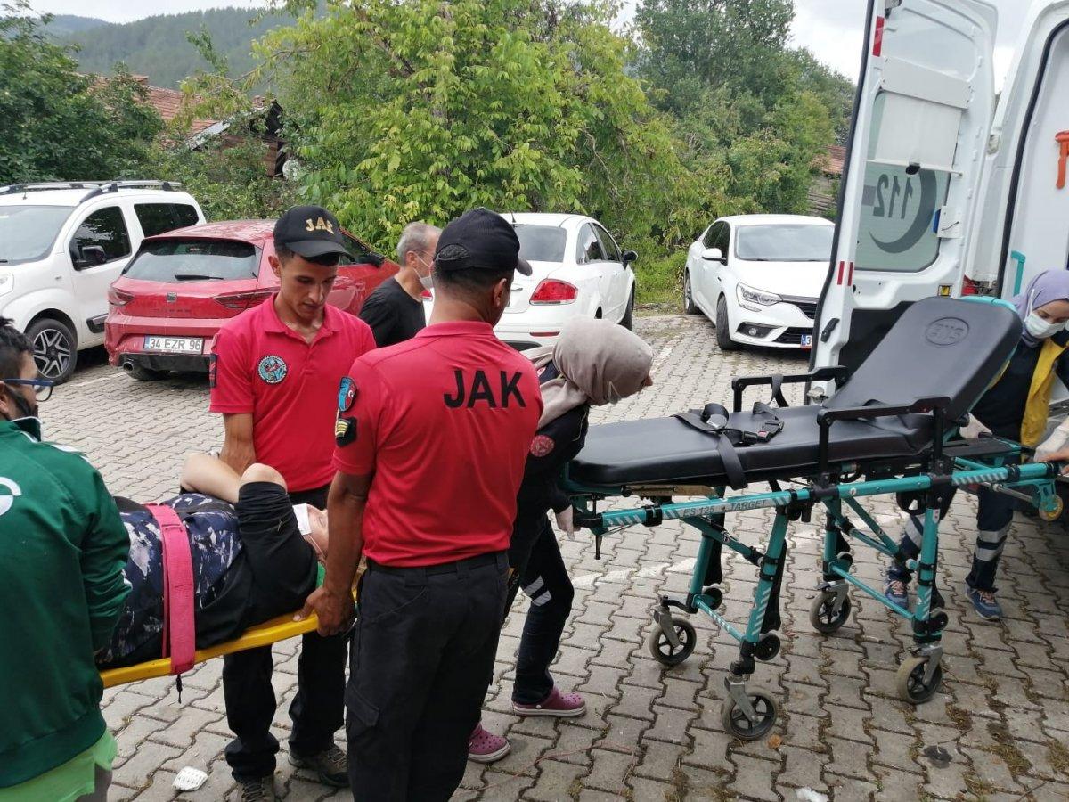 Kastamonu’da kanyonda düşen kadın sedye ile 1 kilometre taşındı