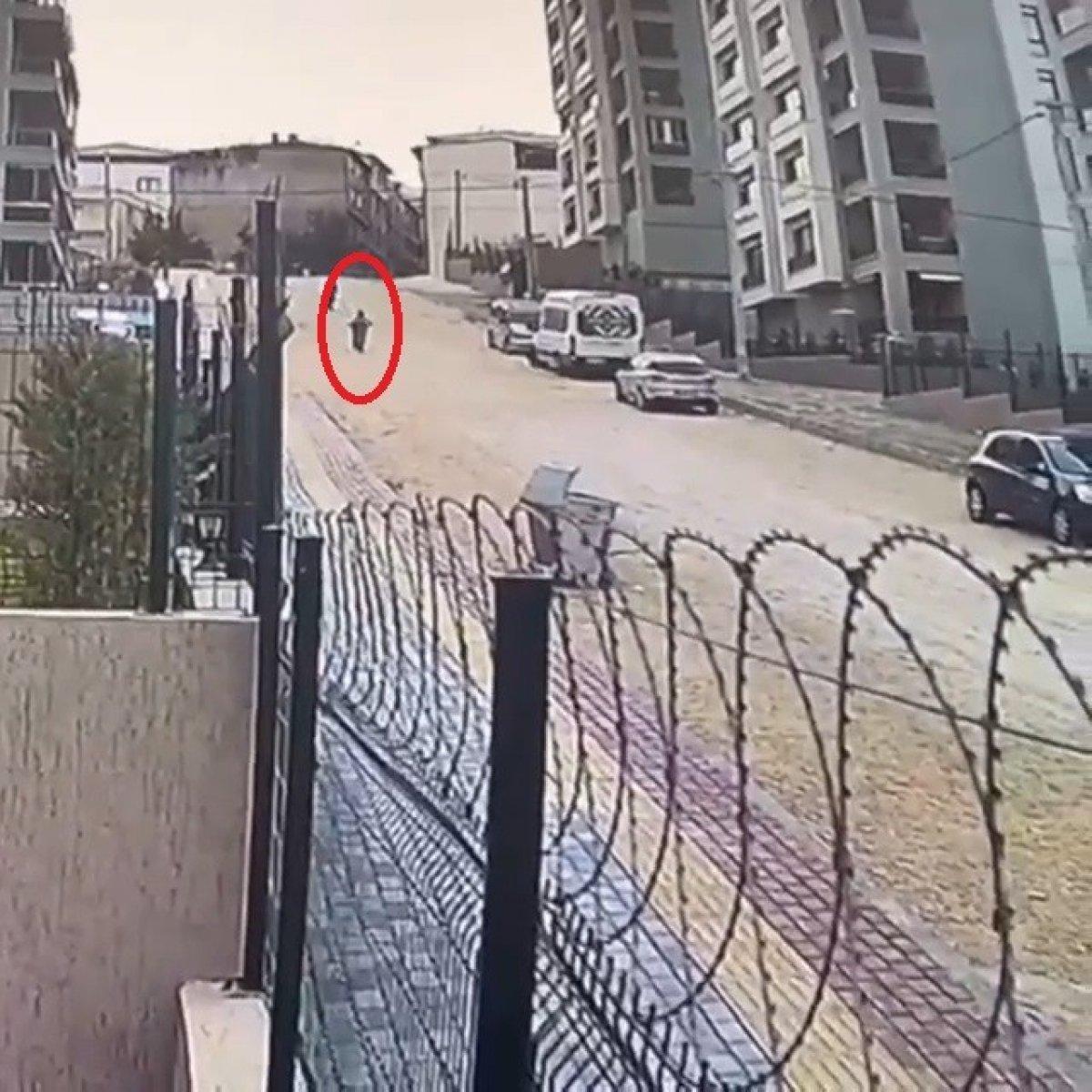 Bursa'da bisikletli genç taşlı yolda metrelerce sürüklendi