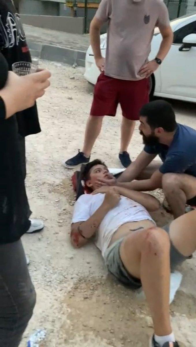 Bursa'da bisikletli genç taşlı yolda metrelerce sürüklendi