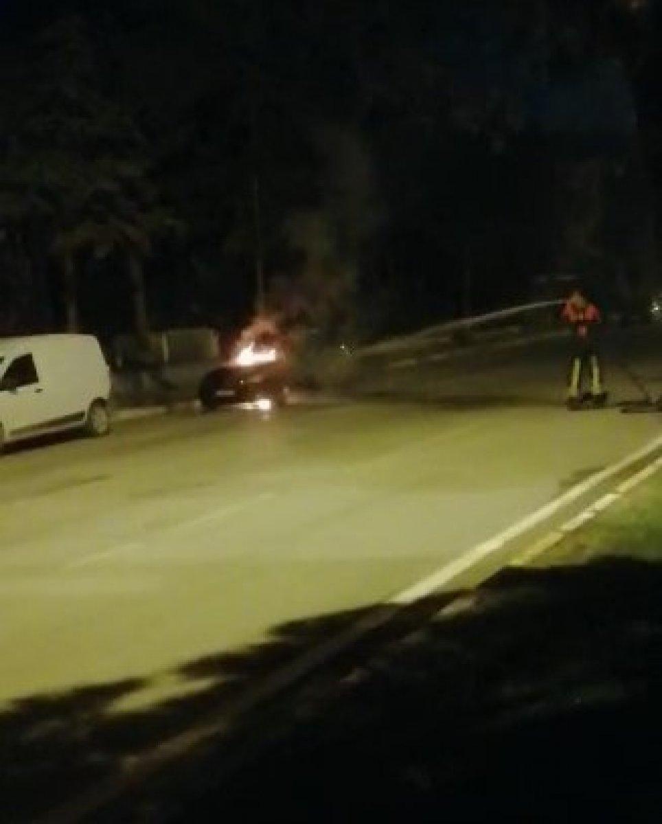 Denizli’de park halindeki araç kundaklandı