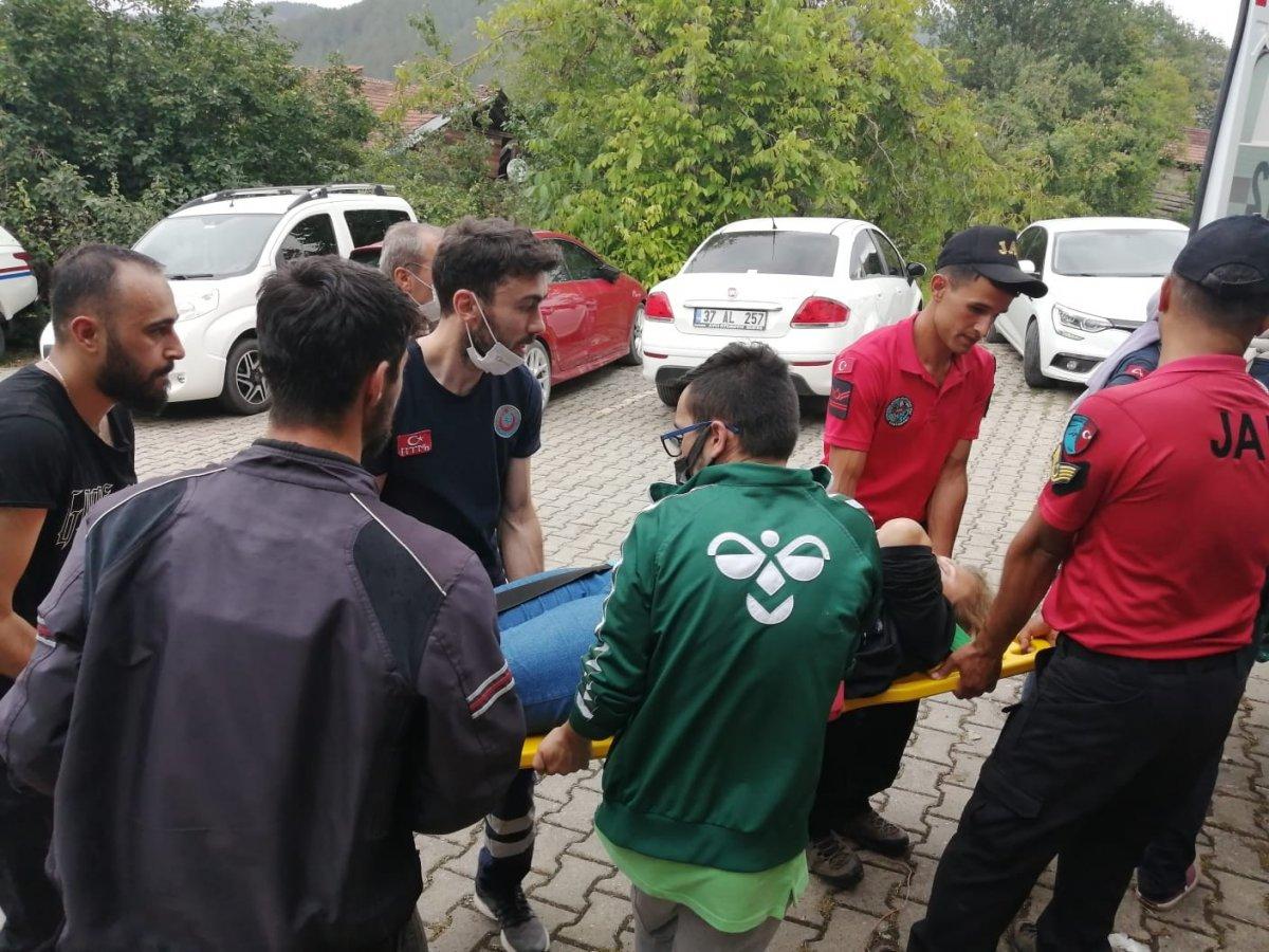 Kastamonu’da kanyonda düşen kadın sedye ile 1 kilometre taşındı