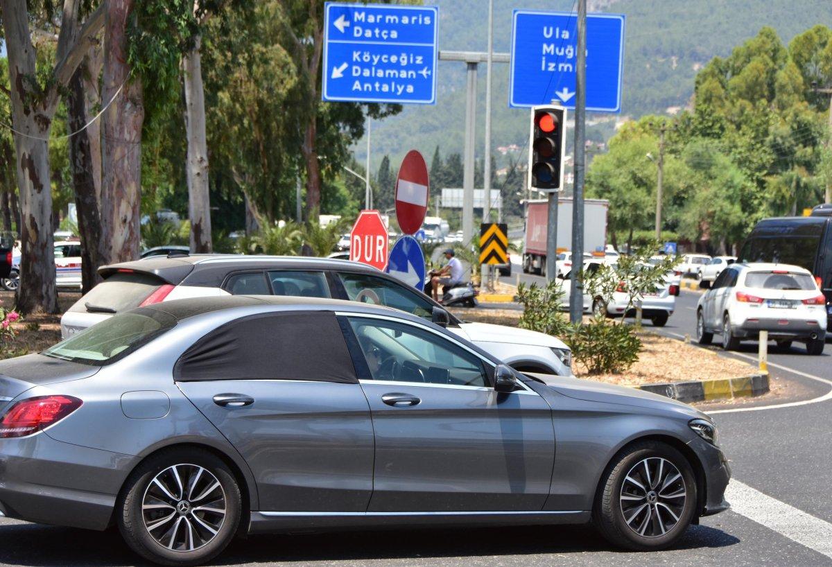 Antalya-Muğla karayolunda 15 kilometre araç kuyruğu
