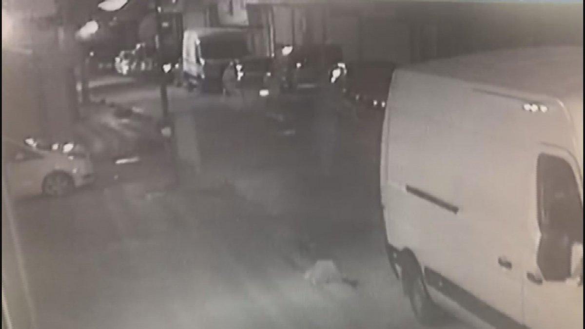 Zeytinburnu'nda eski komşusunun evini kurşunladı