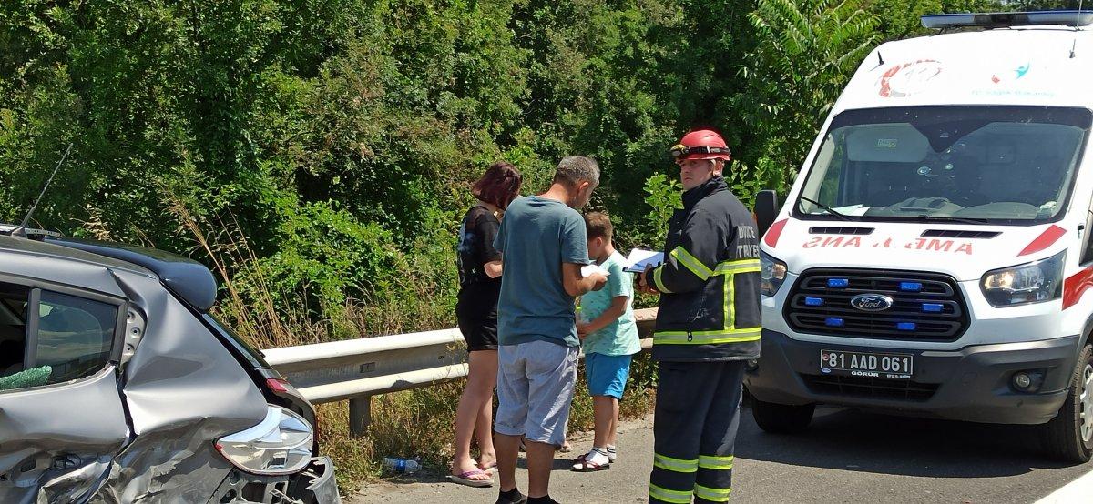Düzce'de ihtiyaç molası kaza getirdi: 6 yaralı