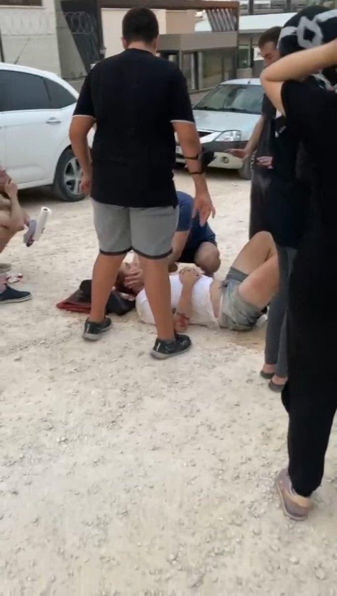 Bursa'da bisikletli genç taşlı yolda metrelerce sürüklendi