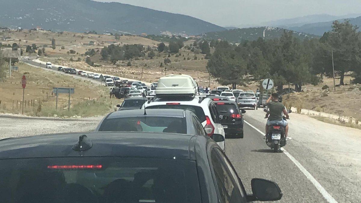 Denizli'de hatalı sollama kazaya sebep oldu: 4 yaralı