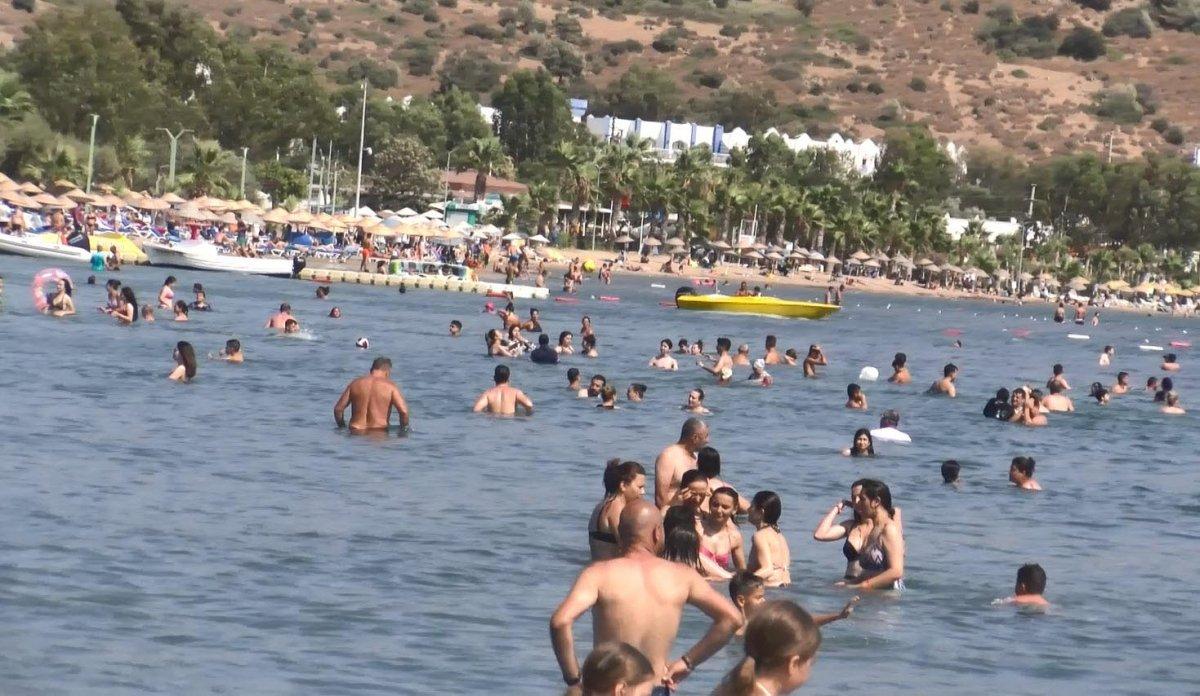 Bodrum’dan 1 günde 70 bin araç çıkış yaptı