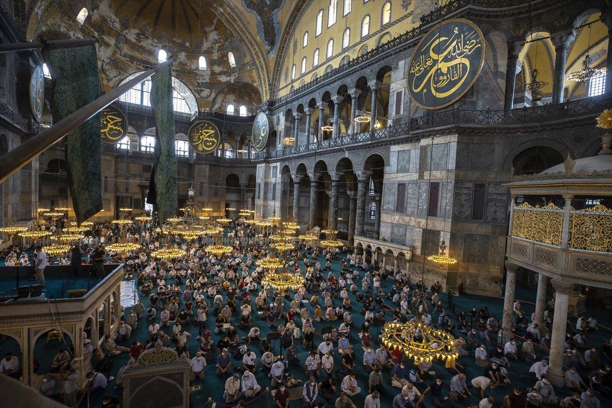 Ayasofya Camii, ziyaretçilerin akınına uğradı