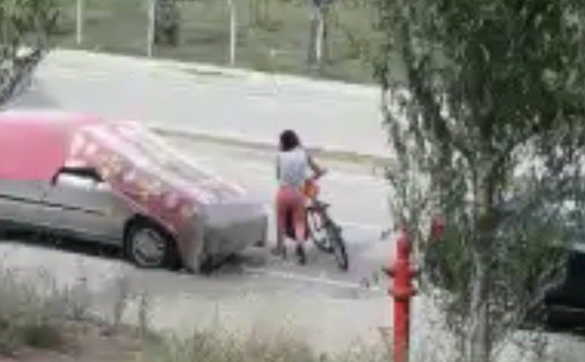 Bursa’da apartman içindeki hırsızlık kamerada