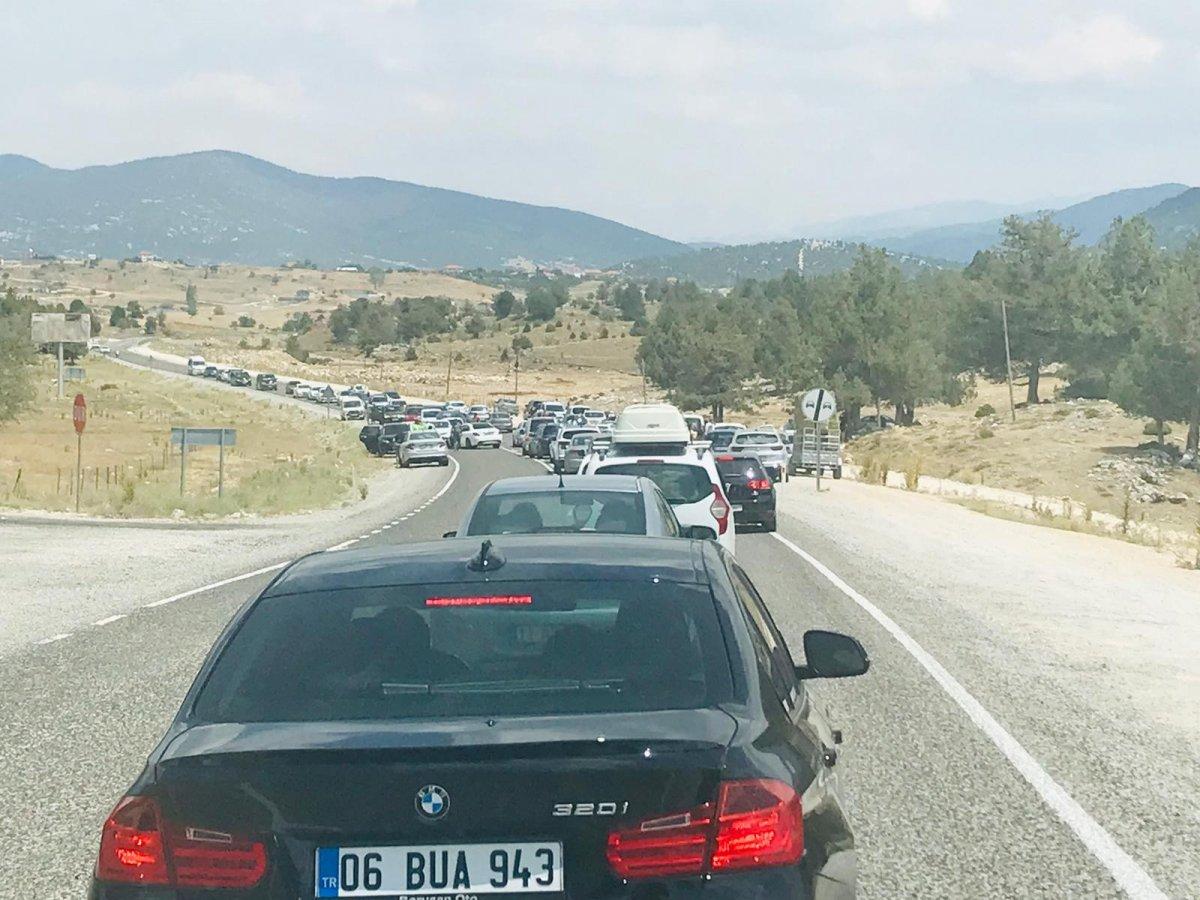 Denizli'de hatalı sollama kazaya sebep oldu: 4 yaralı