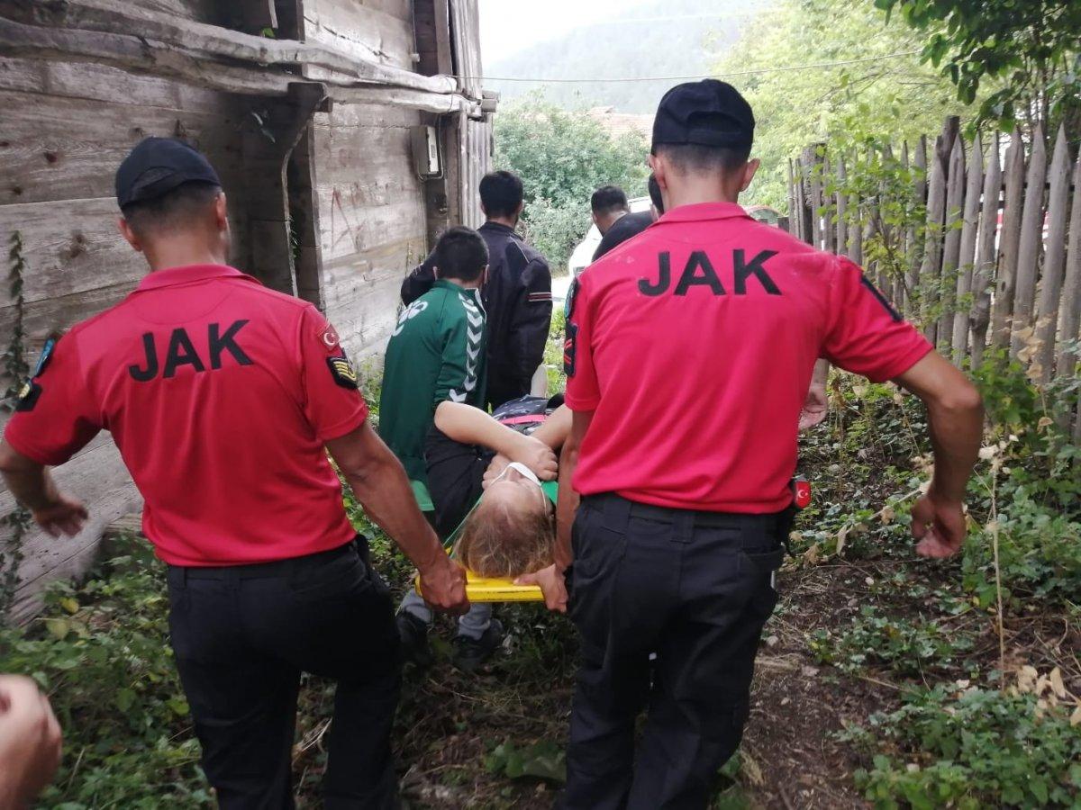 Kastamonu’da kanyonda düşen kadın sedye ile 1 kilometre taşındı