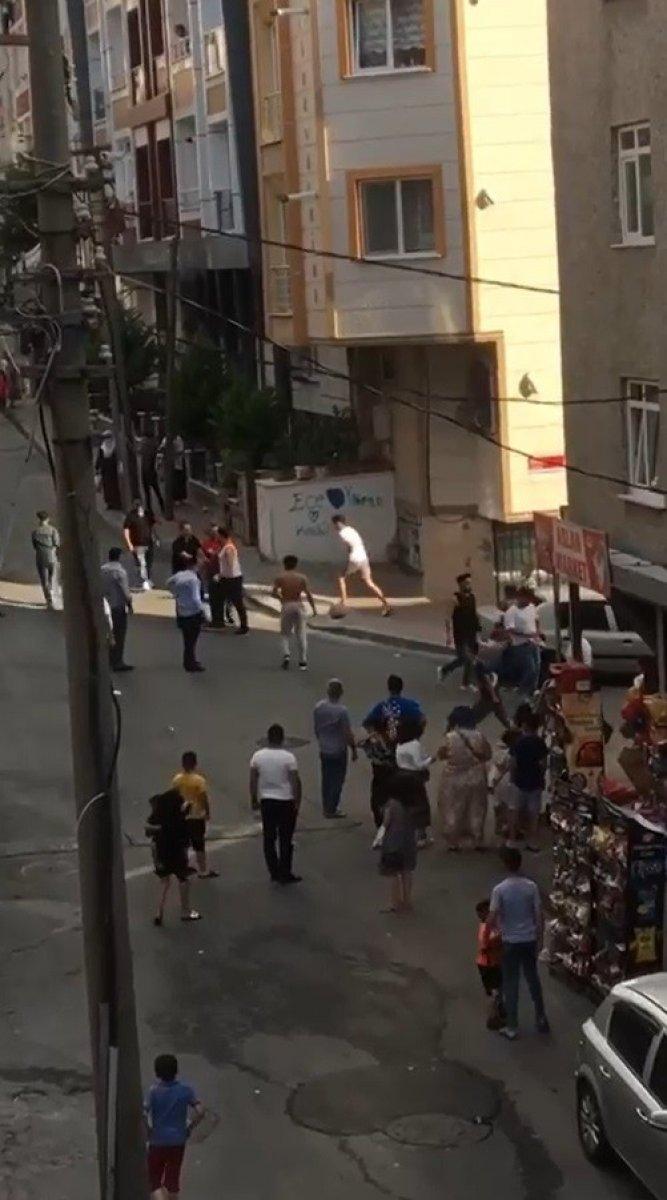 Küçükçekmece'de iki grubun silahlı kavgası