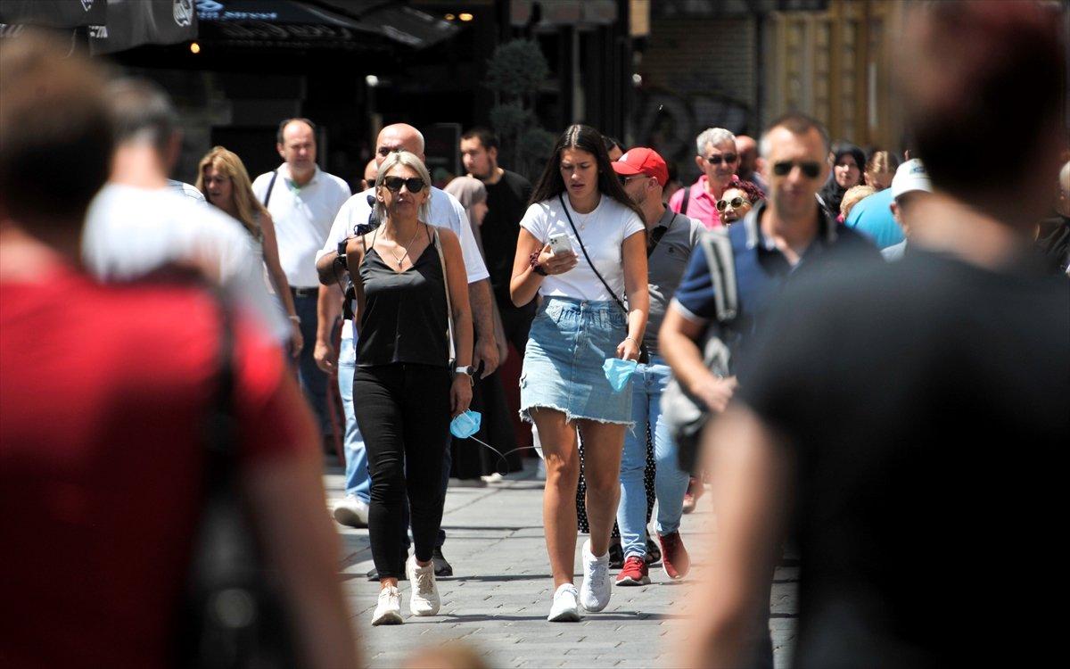 Avrupa'da vakalar yükselişe geçti, kısıtlamalar geri geliyor