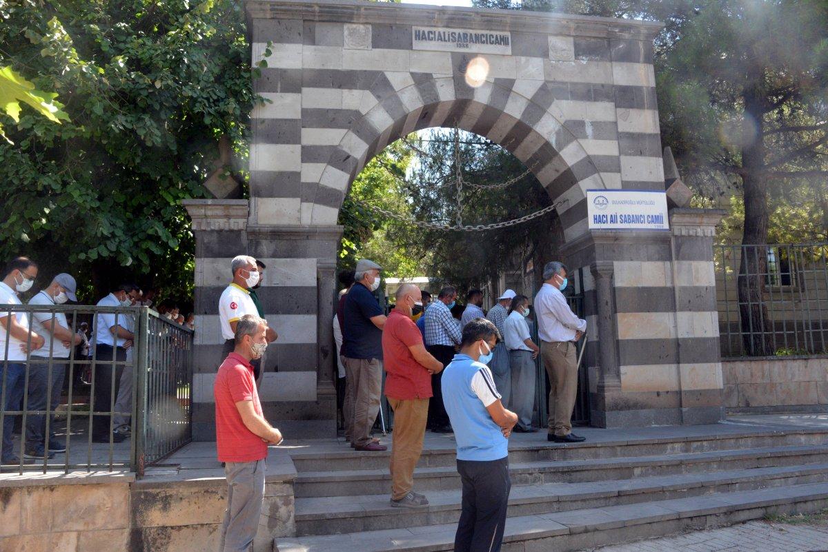 Kahramanmaraş'ta imam cemaate namaz kıldırdıktan sonra öldü