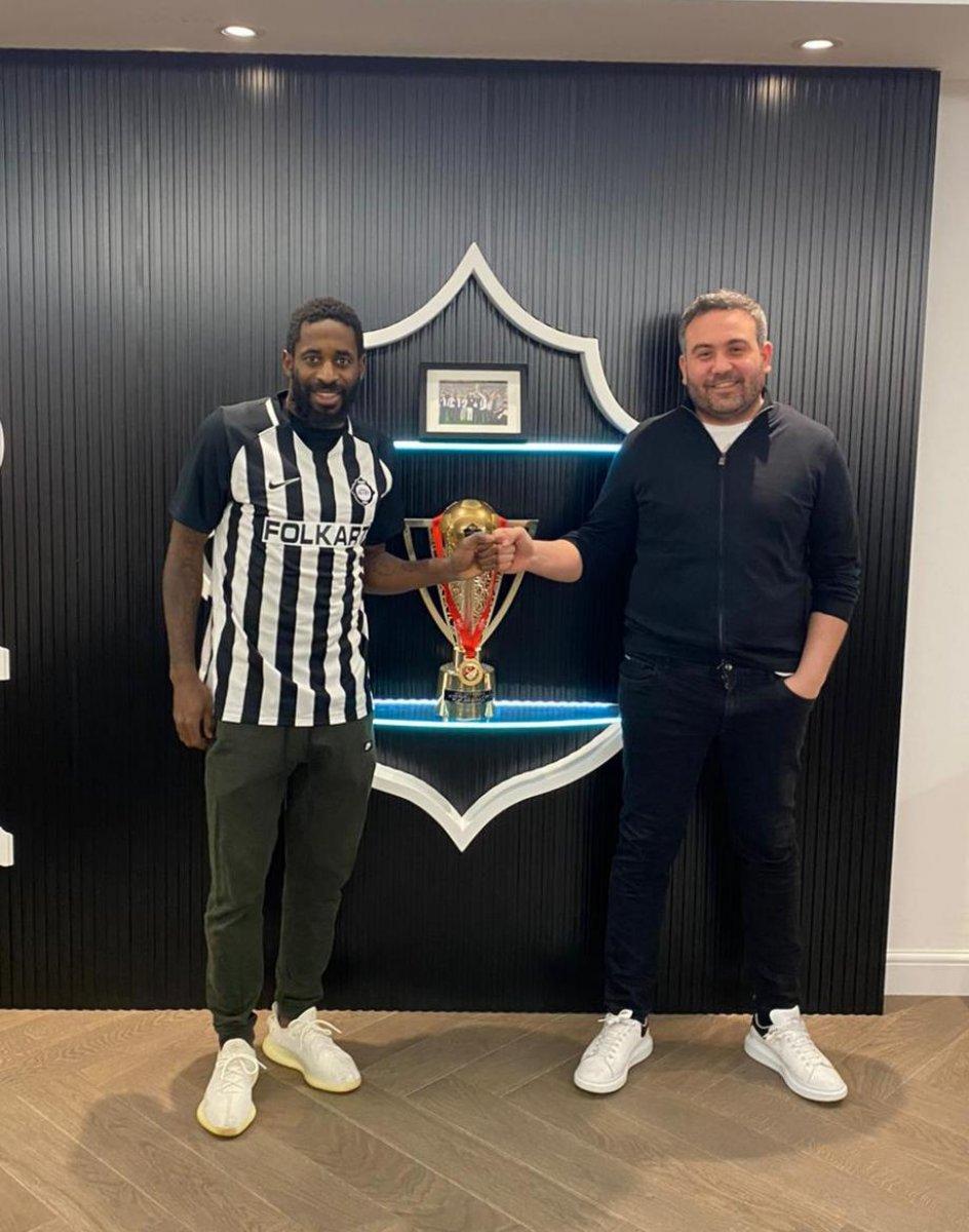 Altay, Poko ile sözleşme uzattı