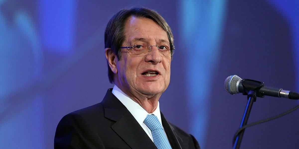 GKRY'den Kıbrıslı Türklere pasaport tehdidi