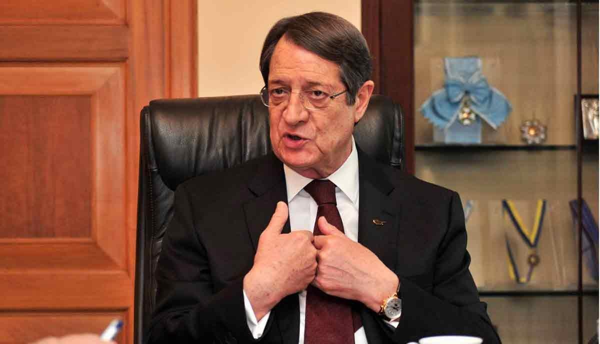 GKRY'den Kıbrıslı Türklere pasaport tehdidi