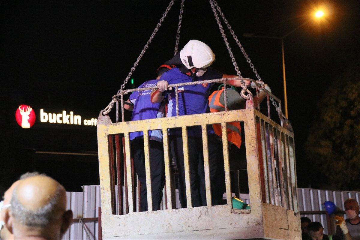 İzmir'de otomobil, metro inşaatındaki boşluğa düştü: 1 ölü 1 yaralı